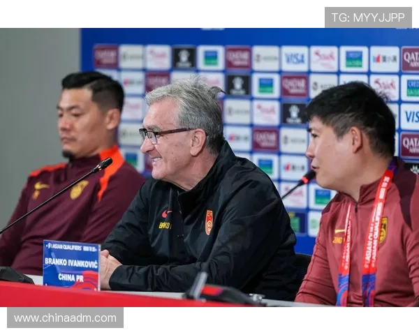 记者少致国足发布会改为场边访